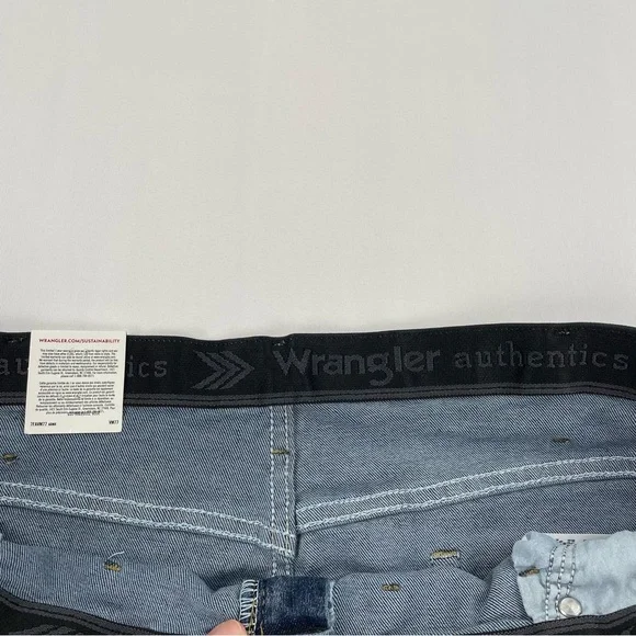 Wrangler Authentics Jeans Mens 44x30 Dark Wash Straight Leg Denim Blue Jeans NWT - Picture 7 of 8